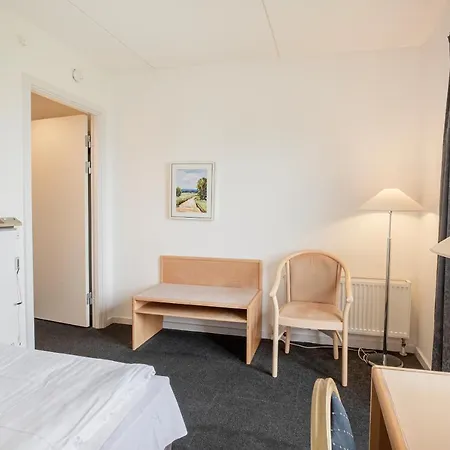 Hotel Limfjorden 3*
